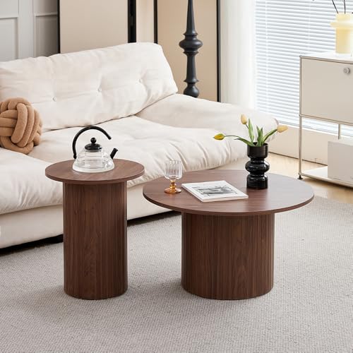 HJhomeheart Runder Couchtisch 2er Set, Beistelltisch aus Holz, Moderner Kaffeetisch mit römischer Säulenbasis für Wohnzimmer, Balkon, Schlafzimmer (Braune Holzmaserung) von HJhomeheart
