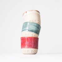 Handgefertigte Keramik Personalisiertes Schnapsglas | Mitbringsel Brautjungfer Trauzeugen Geschenk Doppelter Schuss Cocktail von HKAceramics