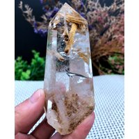 Seltene Klarbraune Turmalin Einschlüsse Quarz Punkt/Kristallturm/Gold Nadeln Kristallexemplar/Besonderes Geschenk/Kristallenergie/Meditation von HKFossiltown