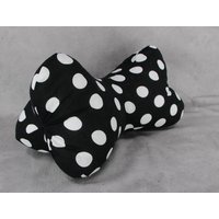 Leseknochen, Kopfstütze Schwarz Mit Weißen Punkten von HKModeHandmade