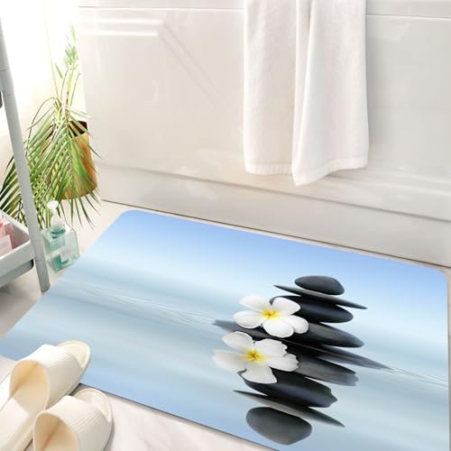 HKPOEQ Badematte Weiche Badteppich rutschfest Badzimmermatte Teppich Badezimmerteppich Duschmatte & Schlafzimmer,EIN instabiler schwarzer Stein mit Einer weißen Blume darauf, der Sich im ruh,50x80 cm von HKPOEQ
