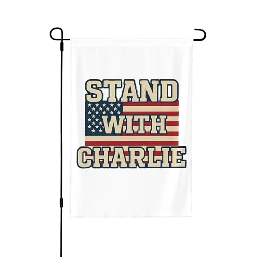 Ich stehe mit Charlie Kirk Gartenflagge, doppelseitig, Hofflaggen, Hausbanner, Schild, 31,8 x 45,7 cm Ich stehe mit Charlie Kirk Gartenflagge, doppelseitig, Hofflaggen, Hausbanner, Schild, 31,8 x 45,7 cm von HLBSDM