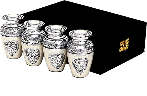 HLC URNS Lovely Silver Heart Urnen Set von 4 – Andenken für menschliche Asche mit Samtbox und 4 Beuteln – Mini-Urne (3,5 cu.in) von HLC