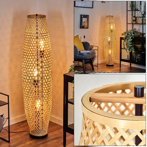 HOFSTEIN Stehleuchte Mulstrand, Stehlampe aus Metall/Bambus in Schwarz/Natur, moderne Leuchte im Boho-Design mit tollem Lichteffekt und Fußschalter, 120 cm, 3 x E27, Wohnzimmer, Schlafzimmer, Flur von HOFSTEIN