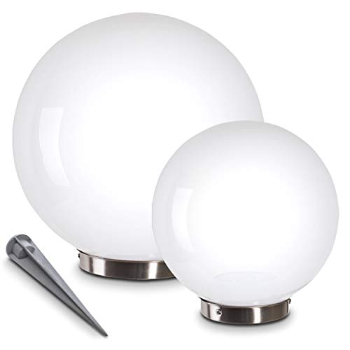 Solarleuchte Nassau, Kugellampe 2er Set, Kugelleuchten aus weißem Kunststoff, Ø 20 und 25 cm mit Erdspiess, Außenleuchten mit Ein/Aus-Schalter, Solarlampen mit Dämmerungsschalter von HOFSTEIN
