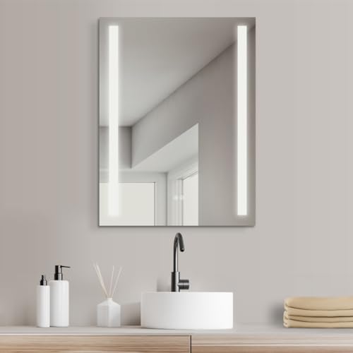 HOKO LED Badspiegel 60x80 cm BORKUM mit ANTIBESCHLAG SPIEGELHEIZUNG. Design Badezimmerspiegel LED beleuchtet mit Touch Schalter + LED Wechsel - Warmweiß - Kaltweiß - Neutral von HOKO