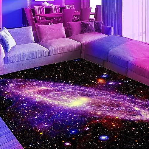 HOLAVIDA Schwarzlicht Galaxie Teppich, Neon UV Reaktiver Weltraum Sternenwurf Teppich, rutschfeste Leuchtende Sternenhimmel-Bodenmatte, Leuchten im Dunkeln Himmeldekoration 180x120cm von HOLAVIDA