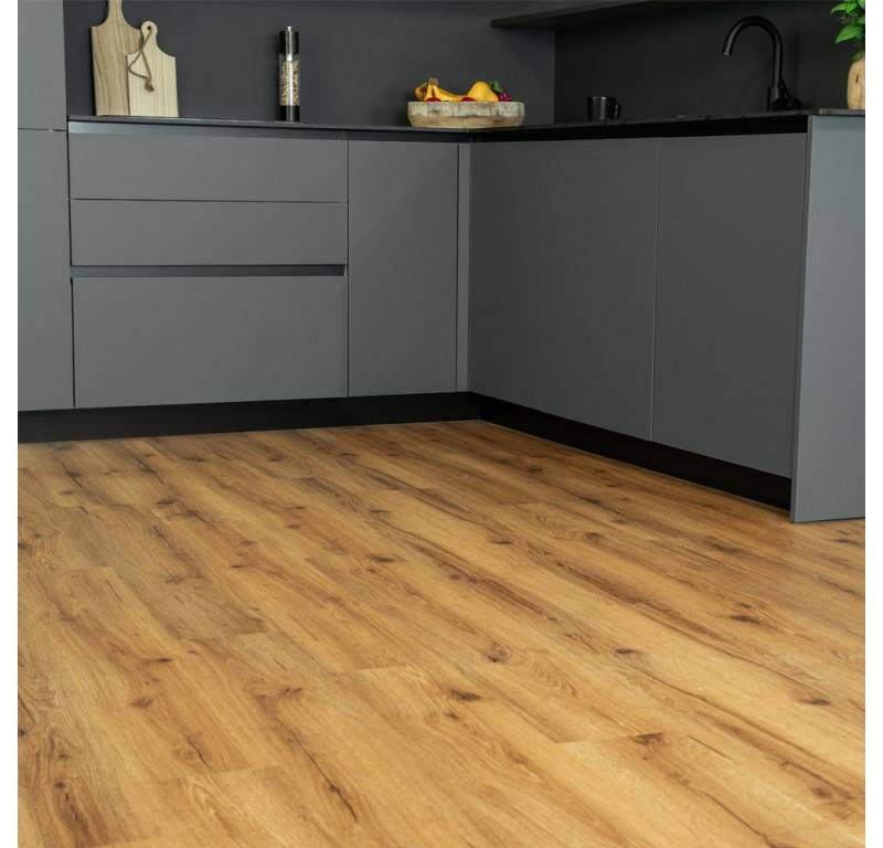 HOME DELUXE Vinylboden Klick-Vinylboden mit Trittschall Eiche - LOMEA, Feuchtraumbereich geeignet, Integrierte Schalldämmung, Fußbodenheizung geeignet, Vinylbodenbelag in Holzoptik, Dielenboden von HOME DELUXE