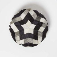Fellkissen rund 40 cm - Patchwork Kissen Stern aus Fell & Leder creme-grau-schwarz - Mehrfarbig/Schwarz - Homescapes von HOMESCAPES