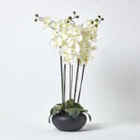 Homescapes - Kunstblume Orchidee Gesteck creme mit schwarzem Keramiktopf - Crème von HOMESCAPES
