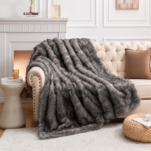 HOMFINE Luxuriöse Kunstfelldecke Felldecke Kunstfell - Kuscheldecke Flauschig Fellimitat Decke Webpelzdecke Pelzdecke Wohndecke Kunstpelz für Couch Bett, 230x230 cm, Grau von HOMFINE
