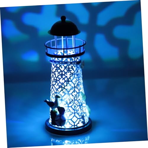 HONITANO Mediterraner Leuchtturm Kerzenhalter aus Dekorativer Maritimer Kerzenständer mit Stabilem Sockel Blaues Windlicht Ornament für Wohnzimmer und Tischdekoration Romantische Atmosphäre von HONITANO