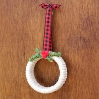 Moderne Bauernhaus Adventskranz - Mini Kranz Ornament Rustikale Weihnachten Ornamente-Boho Schmuck-Plaid Dekor Makramee von HOPEandSTAR