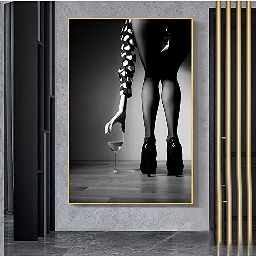 Leinwand Wandkunst Schwarz Weiß Frau mit Glas Weißwein Posterdruck Wandkunst Bilder für Wohnzimmer Wohnkultur 60x80cm(24x31inch) Goldener Rahmen von HSFFBHFBH