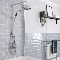 Hudson Reed - Elizabeth - Retro Duschsäule mit 2-Wege-Aufputzthermostat&44 rundem Regenfalleffekt-Duschkopf und Brausegarnitur - Chrom und Schwarz von HUDSON REED