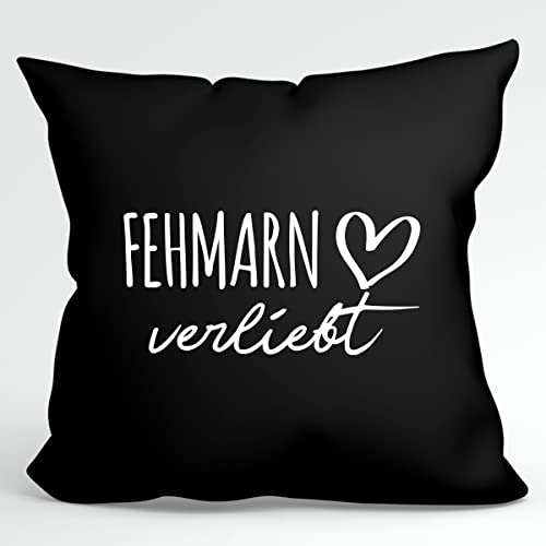 HUURAA Kissen Fehmarn verliebt Deko Kopfkissen Black mit Namen deiner lieblings Insel Geschenk Idee für Freunde und Familie von HUURAA