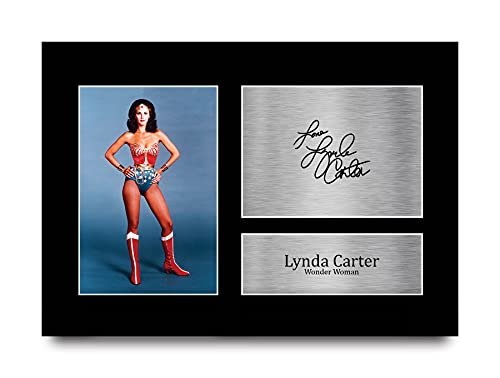 HWC Trading A4 Lynda Carter Original Wonder Woman Geschenke Gedruckt Signiert Autogramm Bild Für Fernsehshow Fans von HWC Trading