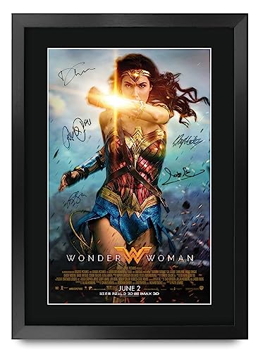 HWC Trading FR A3 Wonder Woman 2017 Gal Gadot Geschenke Geduckter Poster Signiertes Autogramm Foto für Fans von Film Memorabilien - A3 Gerahmt von HWC Trading