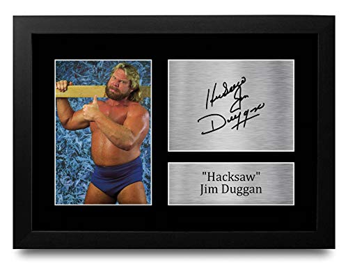 HWC Trading FR A4 Hacksaw Jim Duggan Gifts gedrucktes Autogramm für WWE & WWF Fanartikel-Fans – A4 gerahmt von HWC Trading