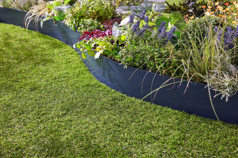 Rasen-, Beet- und Trennkante Rasen-, Beet- und Trennkante von HZL