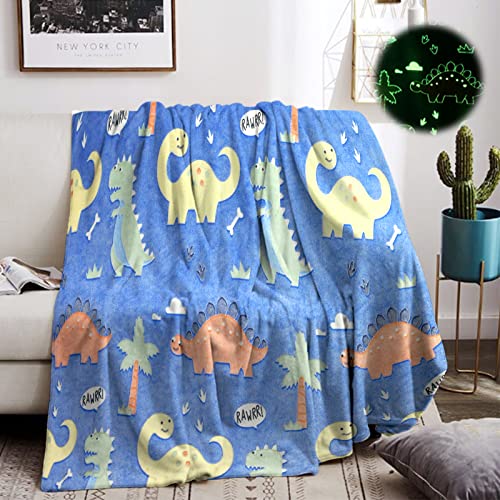 HZVRTN Kuscheldecke Kinder Dinosaurier Decke, Dino kuscheldecke leuchtet im Dunkeln, Dino Decke Geschenke für Jungs Weich Flauschig Bett Couch Sofa Kinderdecke (Dinosaurier C, 150x200cm) von HZVRTN