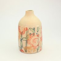 Handbemalte Rosen Und Streifen Knospe Vase von HabulousCeramics