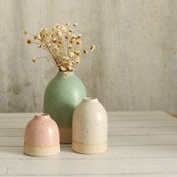 Kleine Knospe Keramikvase in Pastellfarben von HabulousCeramics