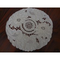 Deckchen Rund Leinen Cremefarben Hohlsaumarbeit 27 cm 30Er Jahre Deckchen Rund Leinen Cremefarben Hohlsaumarbeit 27 cm 30Er Jahre von Haekeliris