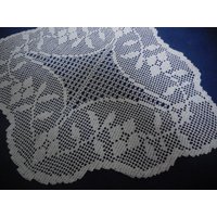 Häkeldecke Handarbeit Filetarbeit 58 cm X 48 Weiß Raute Blumen von Haekeliris