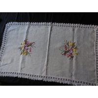 Tischläufer 100 X 60 Altes Leinenhandtuch Upcycling Häkelborte Und Blumenstickerei Tischläufer 100 X 60 Altes Leinenhandtuch Upcycling Häkelborte Und Blumenstickerei von Haekeliris