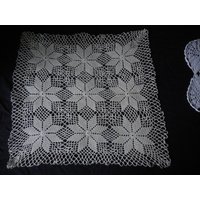 Von Hand Gehäkelte Mitteldecke Natur 33 cm X Handarbeit Wie Zu Omas Zeiten Patchworktechnick von Haekeliris
