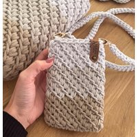 Handytasche „Dreifarbig" Crossbodybag Gehäkelt Umhängetasche Smartphone Handytasche „Dreifarbig" Crossbodybag Gehäkelt Umhängetasche Smartphone von HaekeltraumChristina