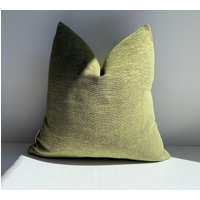 Olivgrüner Dicker Weicher Leinenkissenbezug, Grüner Texturierter Euro Sham, Kissenbezug in Benutzerdefinierter Größe, 26x26 Kissen von Haelh
