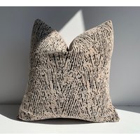 Schumacher Kissenbezug, Beige & Schwarzer Strukturierter Zebra-Kissenbezug, Euro Sham Dekorativer 26x26, Chenille-Kissenbezug Schumacher Kissenbezug, Beige & Schwarzer Strukturierter Zebra-Kissenbezug, Euro Sham Dekorativer 26x26, Chenille-Kissenbezug von Haelh