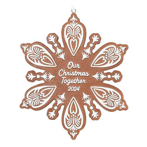 Hallmark Keepsake Weihnachtsschmuck 2024, Our Christmas Together 2024, Porzellan Hallmark Keepsake Weihnachtsschmuck 2024, Our Christmas Together 2024, Porzellan von Hallmark Keepsake