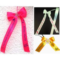 2 Schleifen Midi-Maxi Mit Wunschtextdeko Fertigschleifen Für Auto Tisch Kirche Kommunion Hochzeit Autoschleifen Spiegelschleifen 2 Schleifen Midi-Maxi Mit Wunschtextdeko Fertigschleifen Für Auto Tisch Kirche Kommunion Hochzeit Autoschleifen Spiegelschleifen von HalloSchaerpe