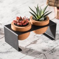 Handgemachter Übertopf Aus Buchenholz Mit Schwarzem Metallständer Handgemachter Übertopf Aus Buchenholz Mit Schwarzem Metallständer von HalohopeDesign