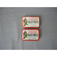 Blechdose Altoids Peppermints Pfefferminz Bonbons Von Smith Kendon Vintage Flach Rot Weiß Mit Klappdeckel von HamburgVintage