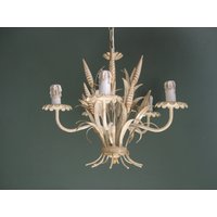 Kronleuchter Weiß Gold Hollywood Regency Mid Century Vintage Ähren Blätter Fünfflammig Deckenlampe Rund Deckenleuchte Hängelampe von HamburgVintage