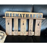 Garderobe Kleiderhaken Palettengarderobe Flur Haken Jackenständer Ankerplatz Anker Maritim Landhaus Holzgarderobe Holz von HamburgerHolzjung