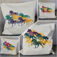 Kissenbezug Mit Islandpferdeherde Kissenbezug Mit Islandpferdeherde von HamingjaDesign