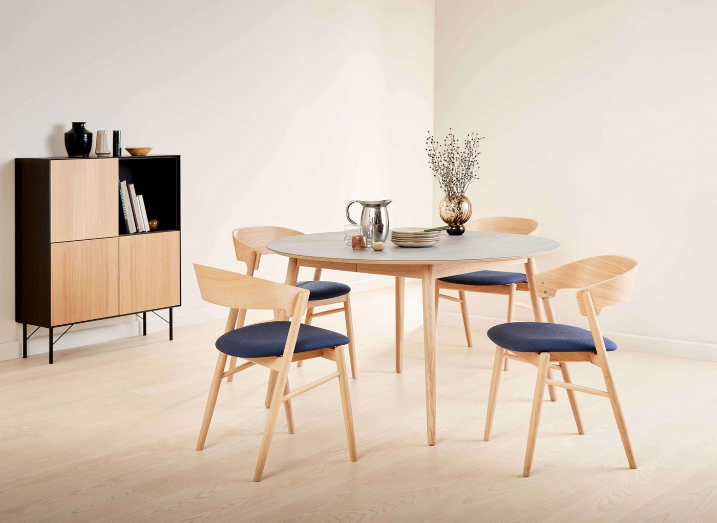 Hammel Furniture Esstisch Meza Designtisch mit Auszugsfunktion und 2 Einlegeplatten, runde Tischplatte aus Keramik, Massivholzgestell von Hammel Furniture