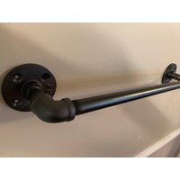 Industrielle Badezimmer Handtuchhalter Bar Rack Eisen Rohr Steampunk Hampton Industrial Design von HamptonIndustrial