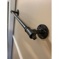 Industrielle Badezimmer Handtuchhalter Bar Rack Eisen Rohr Steampunk Hampton Industrial Design von HamptonIndustrial