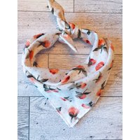 Weiß & Rosa Blumen Bandana ~ Girly Hundemama Hunde Katzen Personalisiertes Geschenk von HandAndPawDesigns