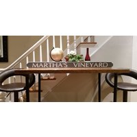 Handgeschnitzte Grau Martha Weinberg Quarterboard von HandCarvedSignsCo