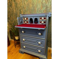 Kommode Mit Integriertem Sekretär in Taubenblau Und Gold Im Landhausstil von HandCraftVision