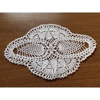 7-Teilges Set Weiße Häkeldeckchen von Handarbeitstraum