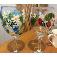 Personalisiertes Weinglas-Florales Weinglas-Damen Geschenk Personalisiertes Weinglas-Florales Weinglas-Damen Geschenk von HandedOnAPlate
