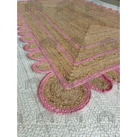 Rosa Überbackener Juteteppich, Natürlicher Handgeflochtener Teppich, Handgewebter Teppich in Benutzerdefinierten Größen, Dekorativer von HandloomRug